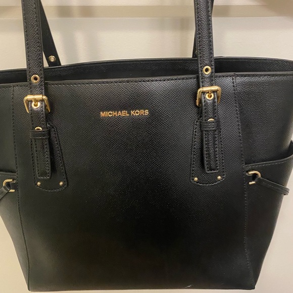 Michael Kors Large Handbag - Picture 2 of 9